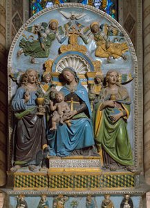 Die Jungfrau und das Kind mit der heiligen Madeleine und dem heiligen Johannes Evangelist Marmor und Terrakotta Polychrom von Giovanni della Robbia (1469-1529) von Giovanni della Robbia