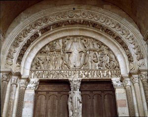 Romanische Kunst: Tympanon, das das Jüngste Gericht darstellt. Skulptur von Meister Gislebertus (ca. 1130-1140)