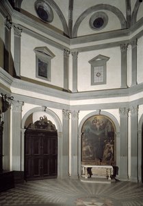 Ansicht der achteckigen Sakristei, gebaut nach einem Entwurf von Giuliano da Sangallo (1445-1516)