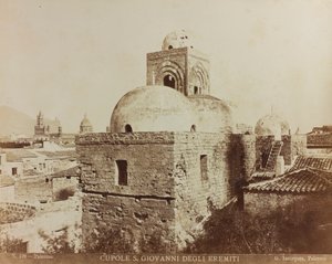 Kirche San Giovanni degli Eremiti in Palermo, Detail der Kuppeln