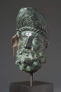 Gefäßausguss in Form des Kopfes von Herakles (Bronze)