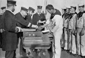 Zahltag an Bord der HMS Royal Sovereign, 1895