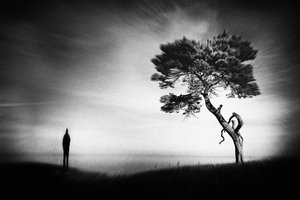 Einsame Figur Einsamer Baum von Gustav Davidsson