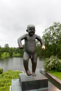 "Sinnatageen" wütender Junge, Skulptur im Frogner Park, Oslo, Norwegen von Gustav Vigeland