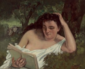 Eine junge Frau beim Lesen