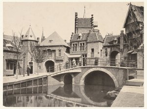 Blick auf einen Kanal in Amsterdam während der Weltausstellung von 1895
