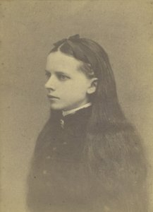 Unbetiteltes Mädchen mit langen Haaren, Mitte bis Ende 19. Jahrhundert