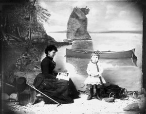 Hannah Maynard und ein kleines Mädchen mit ihrem Wagen, 1884 von Hannah Maynard