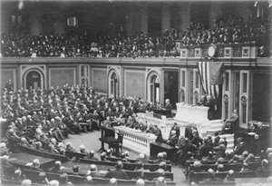 Präsident Woodrow Wilson spricht vor dem Kongress (um 1917)