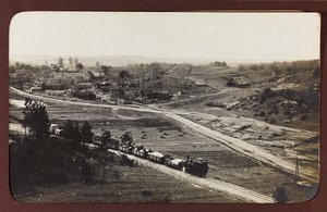 Erster Weltkrieg: Die Ukraine in den Jahren 1914-1916 während der Invasion der deutschen Armee. Güterzug (s/w Foto) von Heldenfriedhof Dsessentniki (attr. to)