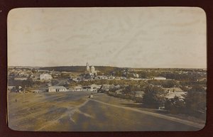 Erster Weltkrieg: die Ukraine in den Jahren 1914-1916 während der Invasion der deutschen Armee. Ansicht von Rakitnoe (s/w Foto) von Heldenfriedhof Dsessentniki (attr. to)