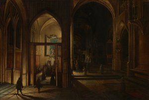 Innenraum einer gotischen Kirche bei Nacht