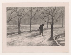 Mann auf Krücken in einer Winterlandschaft