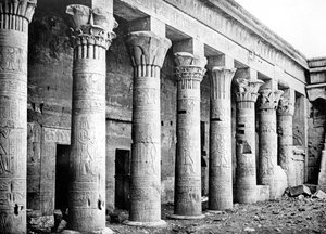 Östliche Säulen, Tempel der Isis, Philae, Nubien, Ägypten, 1887 von Georges Henri Bechard