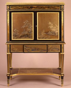 Ein Sekretär im Louis-XVI-Stil mit Ormolu-Beschlägen von Henri Dasson