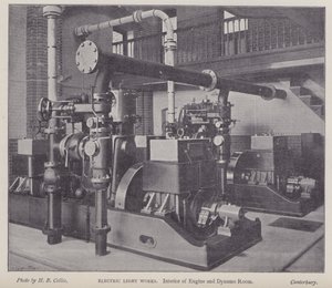 Innenraum des Maschinen- und Dynamo-Raums, Elektrizitätswerk, Canterbury, Kent (s/w Foto) von Henry Beauchamp Collis