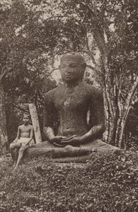 Ruinenstädte von Ceylon: Monolithische Buddha-Statue