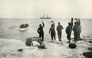 Das letzte Boot fährt zum Schiff, um 1911, 1913 von Herbert Ponting