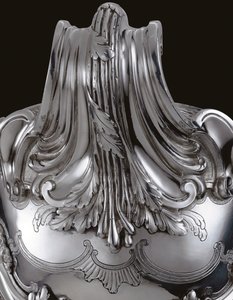 Detail einer Louis XV Terrine, Deckel und Einsatz (Detail) von Honore de Balzac