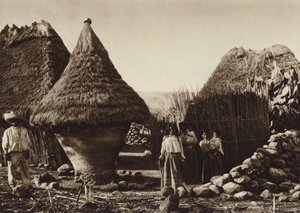 Mexiko: Maisbehälter in einem Dorf