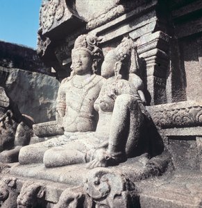 Geschnitzte Figuren von Shiva und Parvati, um 800 n. Chr. von Indian School