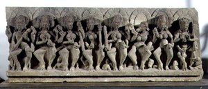 Sturz darstellend Siva und die sieben Muttergöttinnen, Gurjara-Pratihara-Dynastie, Allahabad (Stein) von Indian School