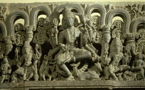 Sturz, der die Dreifaltigkeit darstellt: Siva, Brahma und Vishnu, Warangal, Kakatiya
