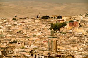 Ein Blick auf die Medina in Fes, Marokko, 2017 von Ira Block