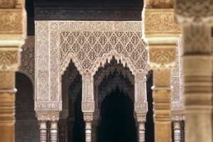 Detail der Bögen im Löwenhof von Islamic School
