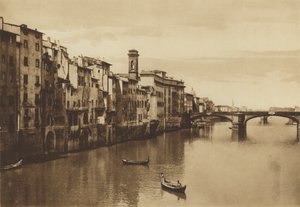 Florenz: Ein Blick auf den Arno mit der Brücke S. Trinita von Italian Photographer