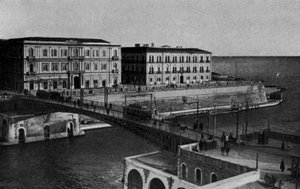 Taranto, Corso due Mari, Drehbrücke (s/w Foto)