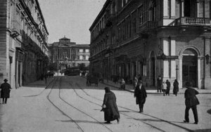 Taranto, Via Archita, Palazzo degli Uffici (s/w Foto)