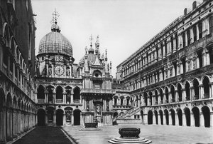 Venedig, Dogenpalast, Der Hof (s/w Foto)