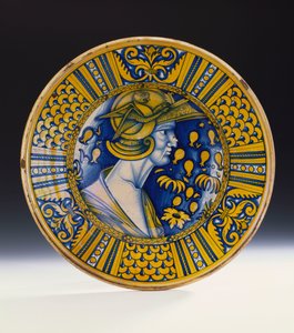 Porträtschale aus Deruta, bemalt in Blau und gelustert in Gelb, Darstellung eines Kriegers mit Helm und geflügeltem Greif, ca. 1525 von Italian School