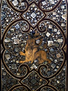 Herkules und Löwe, Detail aus venezianischem Architekturschrank mit Einlagen, Italien