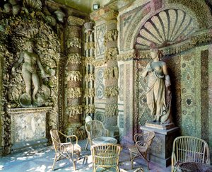 Innenansicht der Grotte der Villa la Pietra