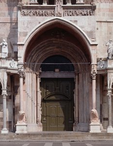 Protiro der Kathedrale, Ende 13. - Anfang 14. Jahrhundert von Italian School