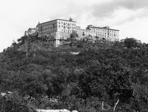 Gesamtansicht der Abtei auf dem Klosterhügel