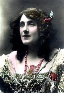 Julia Neilson 1868-1957 von J Beagles and Co.