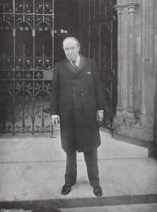 Dr. Robert Wallace
