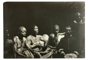 Kapitän Gallwey und Edo-Häuptlinge, Benin, Nigeria, 1892 von J. H. Swainson
