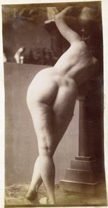 Studie eines weiblichen Aktmodells, von hinten gesehen, im Atelier von Jacques de Lalaing, Vorstudie für einen kreisförmigen Brunnen von Jacques Lalaing (attributed to)