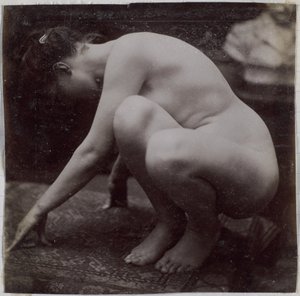 Studie eines weiblichen Aktmodells, von der Seite gesehen, im Atelier von Jacques de Lalaing, Vorstudie für ein Element für einen Brunnen im Musée des Beaux-Arts, Doornik und für einen kreisförmigen Brunnen von Jacques Lalaing (attributed to)