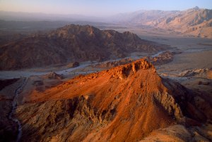 Al Jabal al Akhdar Gebiet, Nakhl bis Jabal ash Sham, Oman. Luftaufnahme. OMAN, ARABISCHE HALBINSEL. von James L Stanfield