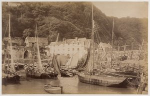 Fischerboote im Hafen von Clovelly