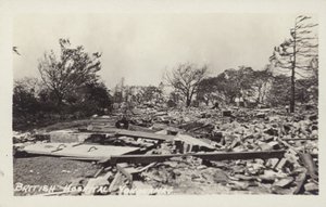 Nachwirkungen des Großen Kanto-Erdbebens, Japan, 1923 von Japanese Photographer