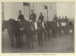 Feldartilleristen in Sommeruniform