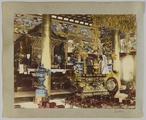 In einem buddhistischen Tempel, Ikegami, Tokio, Japan von Japanese Photographer