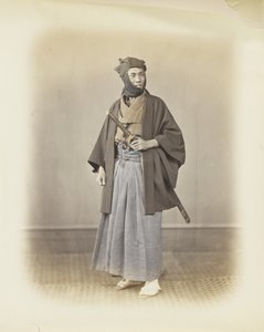 Japanischer Mann in traditioneller Kleidung von Japanese Photographer