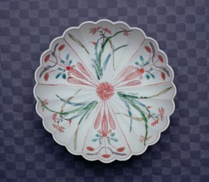 Arita Chrysanthemenförmige Schale, spätes 17. Jahrhundert
